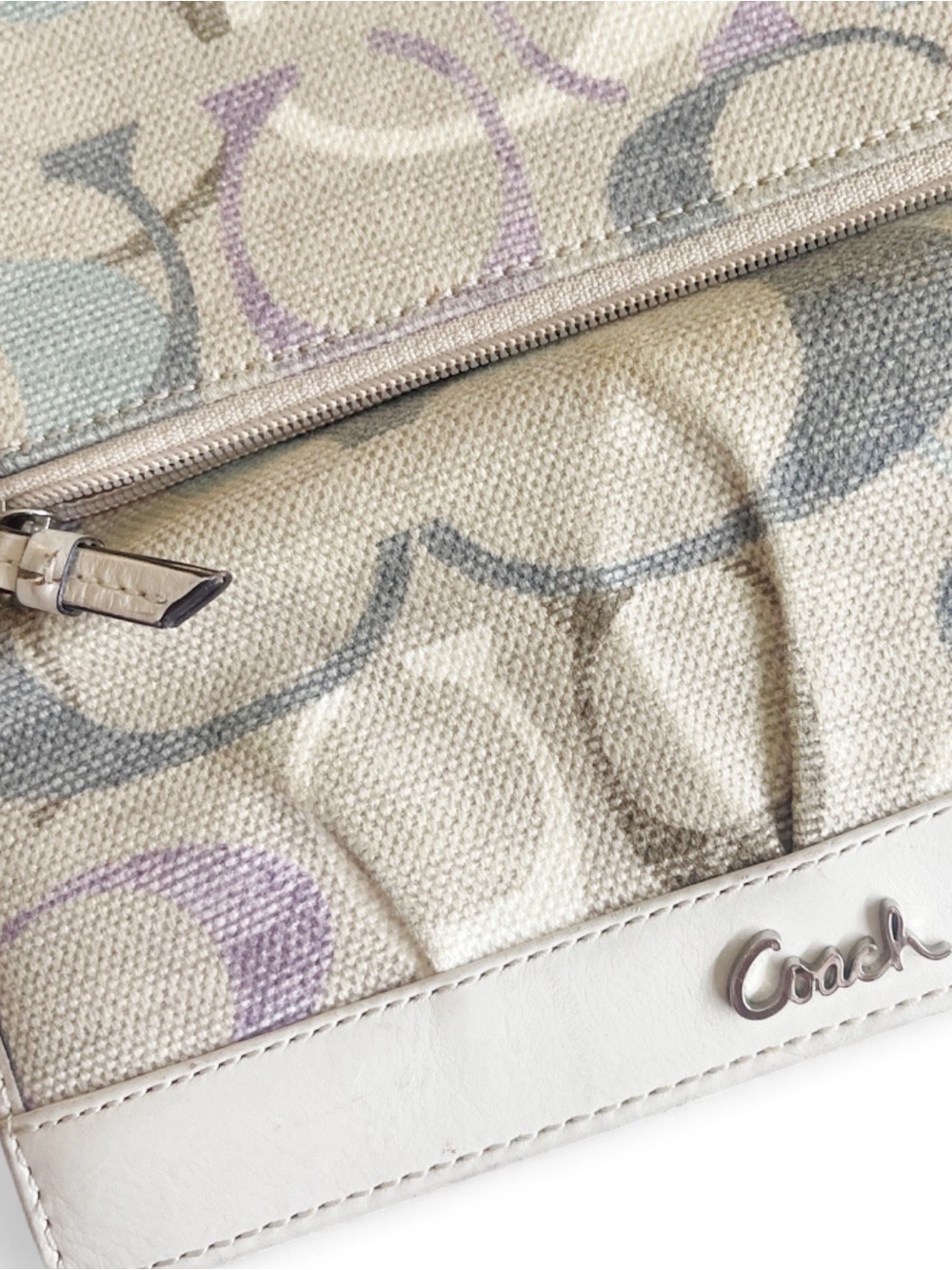 COACH 'SOHO OPTIC LINEN PLEATED WALLET' -Vintage / Cream Purple Beige